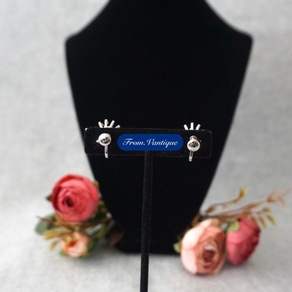 🏵️ VINTAGE Retro DIsco Silver Crystal Flower Earrings (Screw back)🦻✨ - Picture 4 of 5